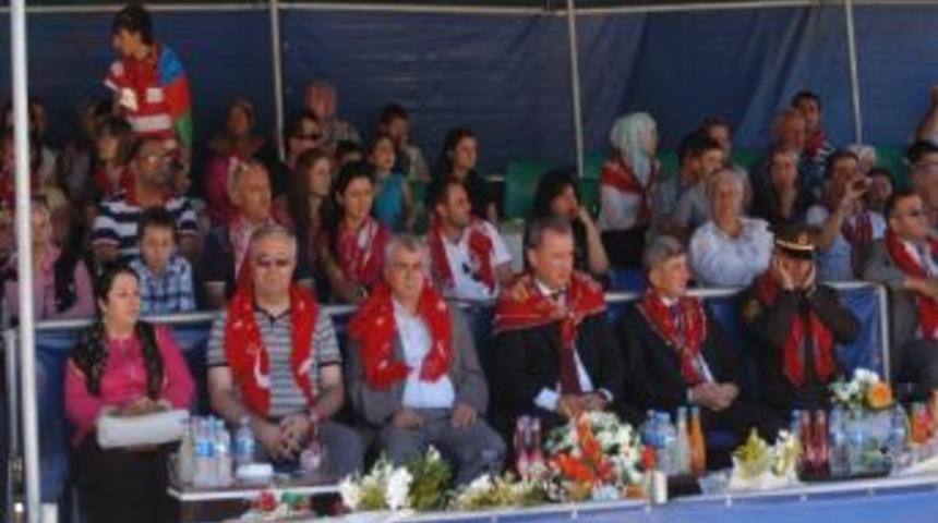 Y&ouml;r&uuml;klere İtalyan Gelin