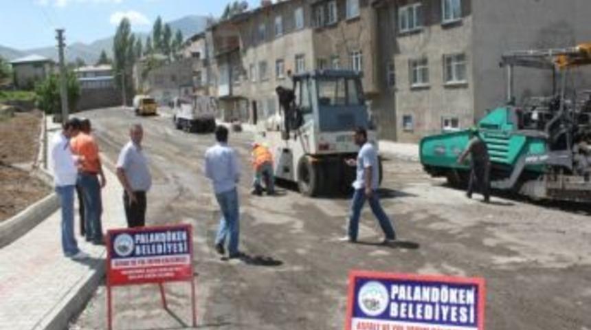 Paland&ouml;ken Belediyesi, Halkın Ayak Bastığı Yere Asfalt Seriyor