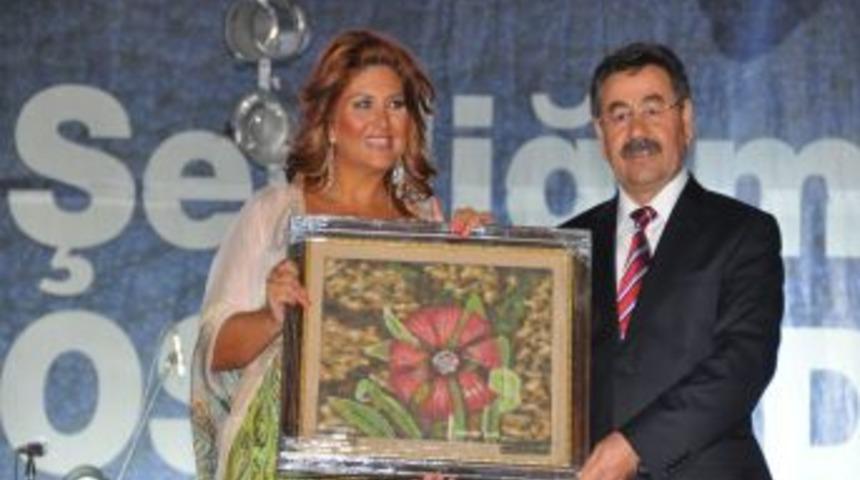 G&ouml;lbaşı'nda Şenlik Sibel Can Konseri Ile Sona Erdi