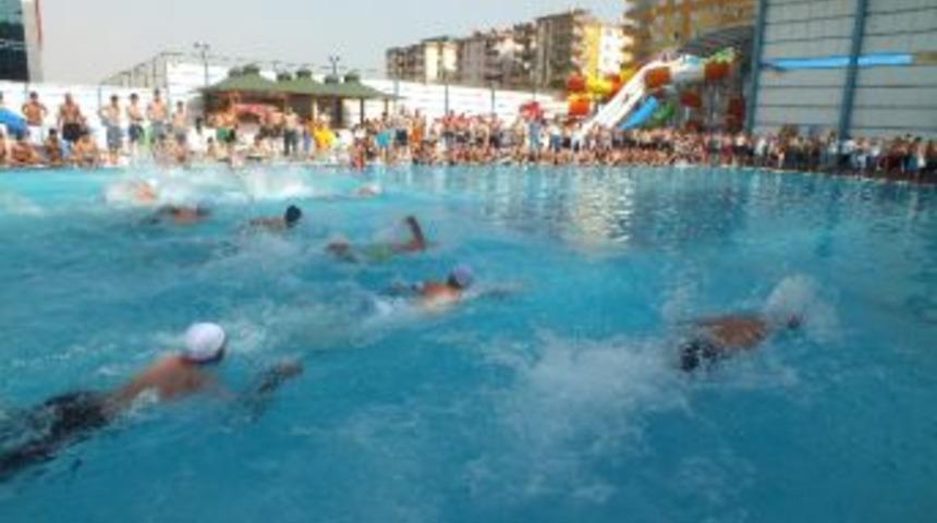 Kuyumcular Hem Yarıştı, Hem Serinledi