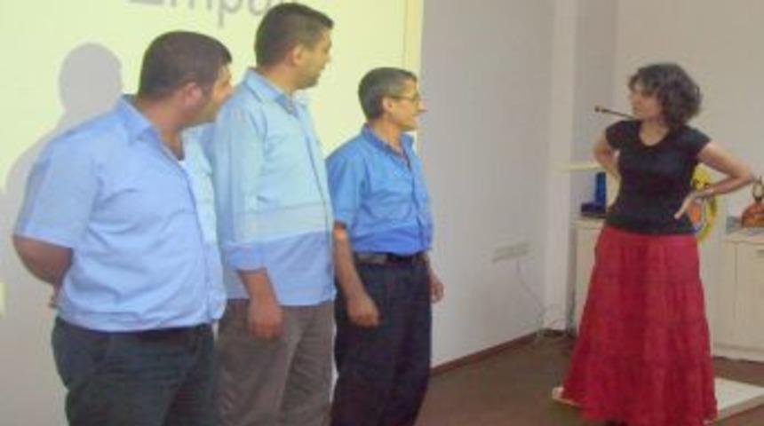 Halk Otob&uuml;s&uuml; Şof&ouml;rlerine Halkla Ilişkiler Ve Farkandalık Eğitimi