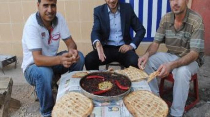 Siverek'in Vazge&ccedil;ilmez Yemeği Siverek Tava