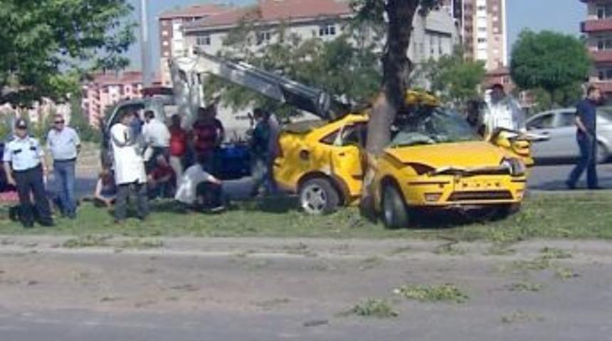 Aşırı Hız Iki Taksicinin Sonu Oldu