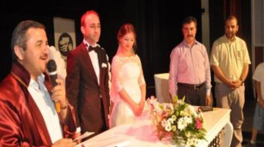 Takı T&ouml;reninde Damada El Arabası