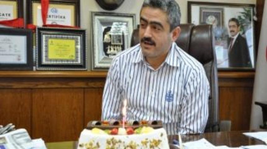 Mesai Arkadaşlarından Başkan Alıcık&rsquo;a S&uuml;rpriz