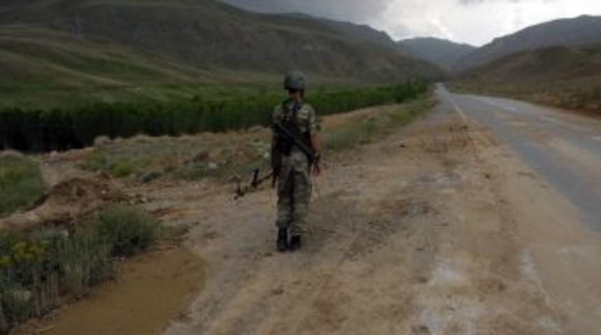 Mutfak T&uuml;p&uuml; I&ccedil;ine Tuzaklanmış Bomba, Zırhlı Aracın Ge&ccedil;işi Sırasında Patladı