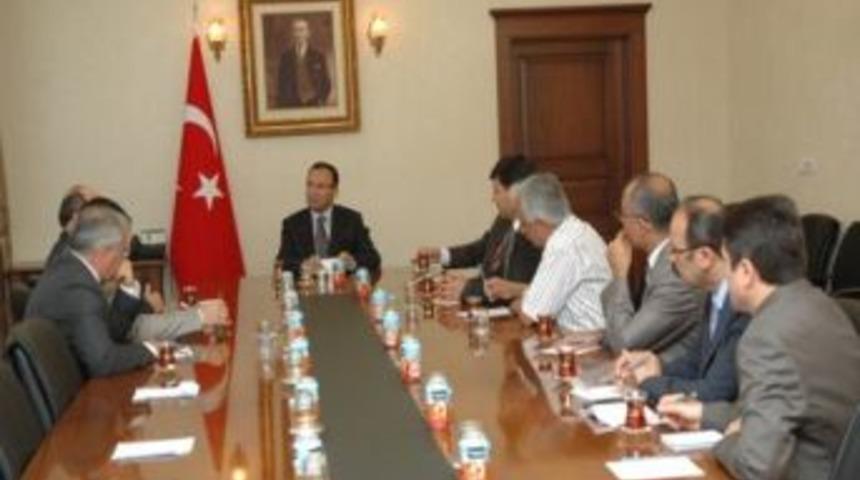 Başbakan Yardımcısı Bozdağ&rsquo;a Mersin&rsquo;in Sorunlarını Anlattılar