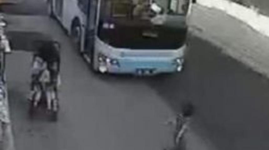 Otob&uuml;s&uuml;n &Ccedil;arptığı &Ccedil;ocuk Yaralandı