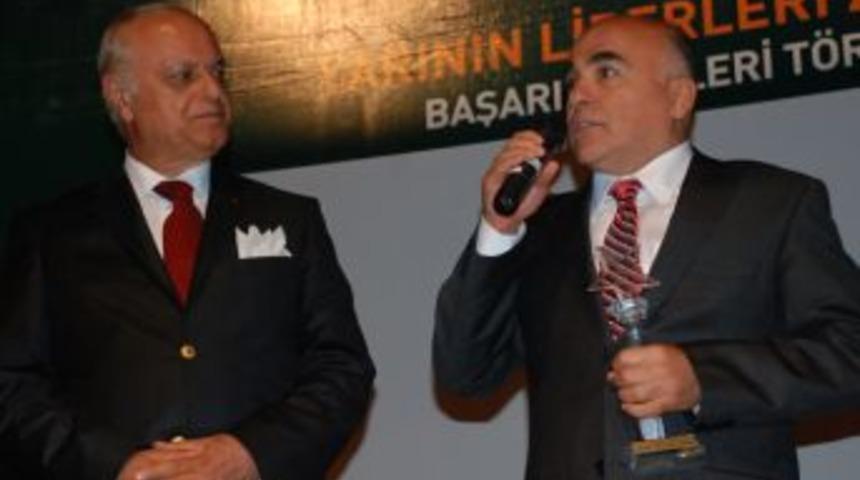 İbicioğlu, '2012'nin En Iyi Rekt&ouml;r&uuml;' &Ouml;d&uuml;l&uuml;n&uuml; Aldı