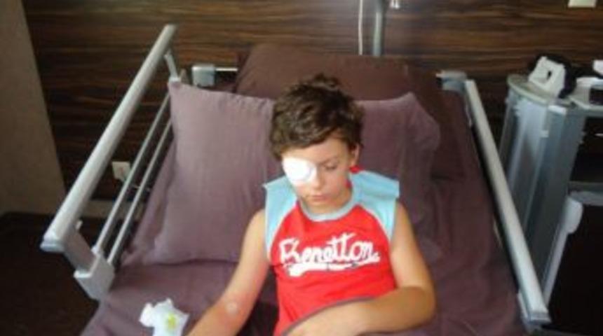 G&ouml;zl&uuml;k Camı Y&uuml;z&uuml;nde Patladı