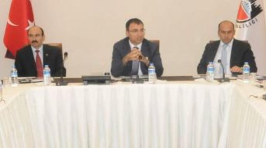 Vali Toprak "diyarbakır Tanıtım G&uuml;nleri" Toplantısına Katıldı