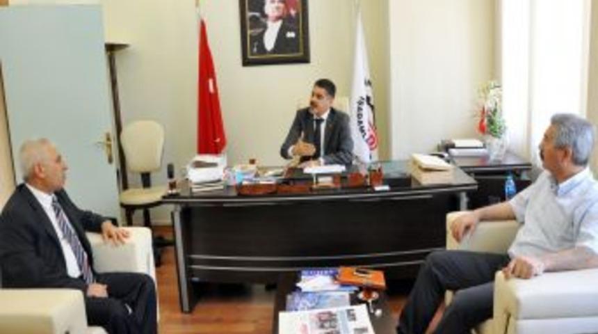 Rekt&ouml;r Prof. Dr. Ersoy, &Uuml;niversite Vakfı I&ccedil;in ADSİAD&rsquo;dan Destek Istedi