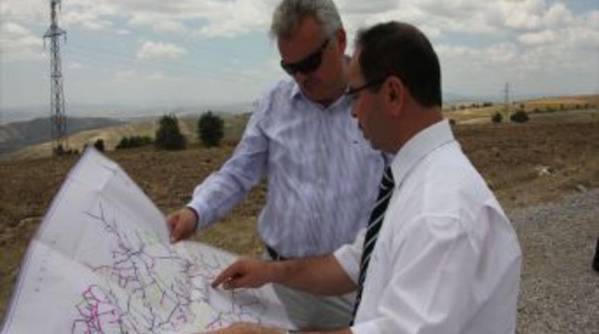 Vali &Ouml;zcan Yenilenen Yolları Inceledi