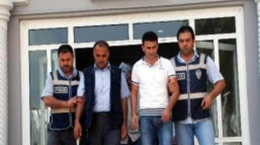 Aydın&rsquo;da Tır Dolusu Ka&ccedil;ak Sigara Kağıdı Yakalandı