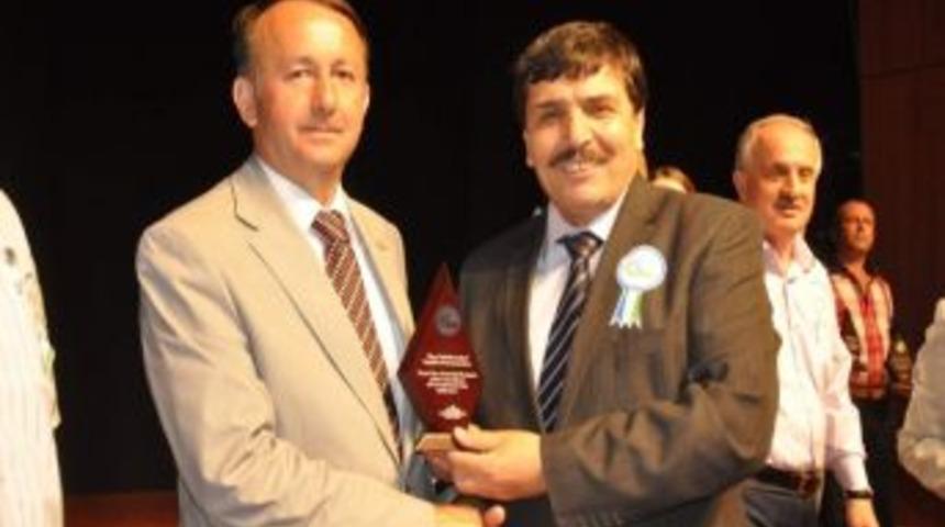 Başkan Karabalık'a Teşekk&uuml;r Plaketi