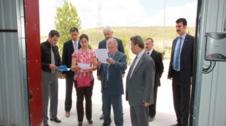 Vali Şent&uuml;rk, Soğuk Hava Deposunda Incelemelerde Bulundu