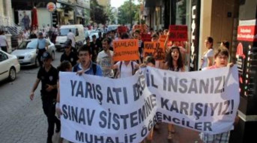 &Ouml;ğrencilerden Eğitim Sistemine Tepki