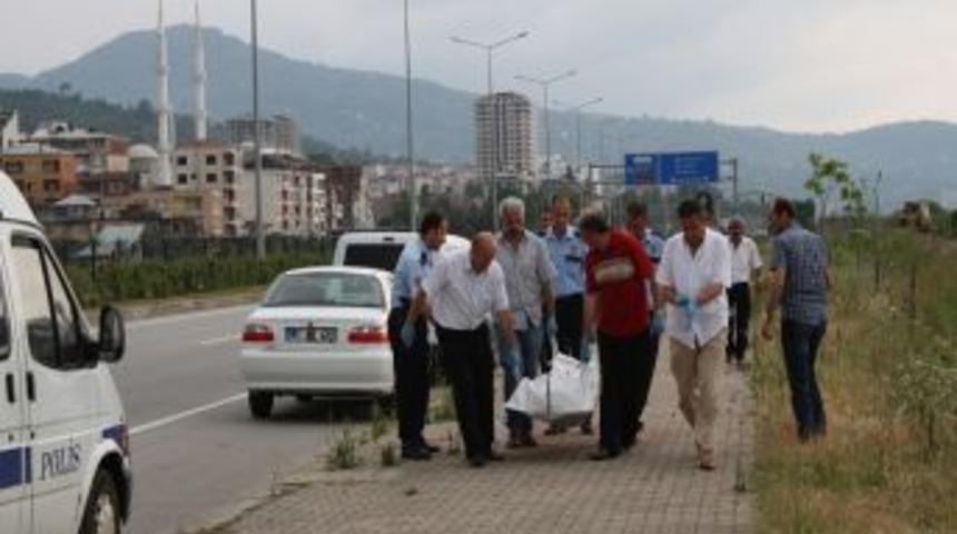 Karadeniz Sahilinde Bir Erkek Cesedi Bulundu