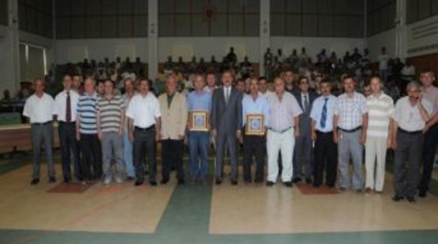 Hasat Ettiği Buğdayı Erken Getiren &Ccedil;if&ccedil;iye 100 Litra Mazot