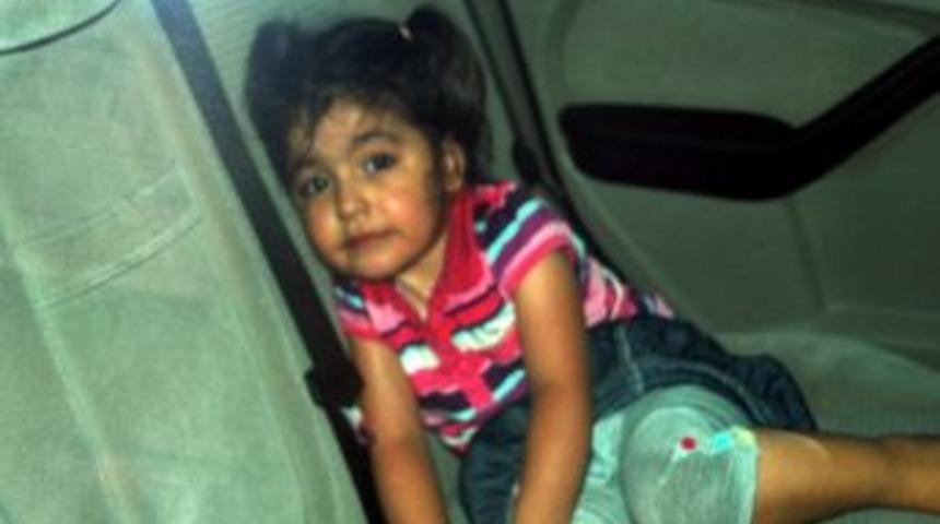 Otomobilde Bırakılan Çocuk Ölümden Döndü