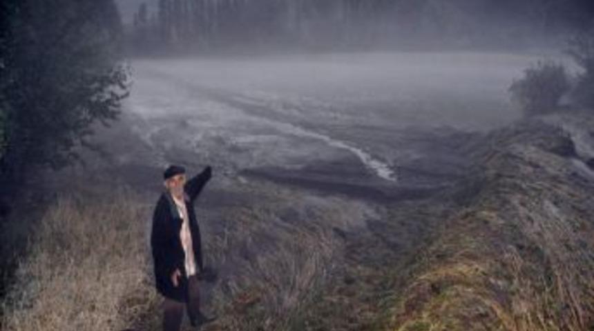 Yağış Nedeniyle K&ouml;y &Ccedil;amur Altında Kaldı