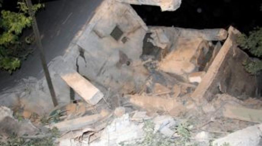 Eskişehir'de Yıkılan Binada Arama &Ccedil;alışması Tamamlandı