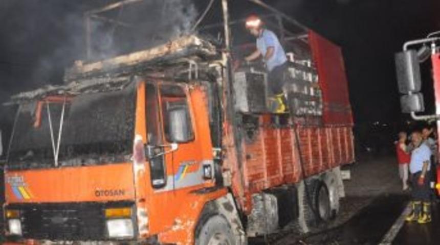 Seyir Halindeki Kamyonda Yangın