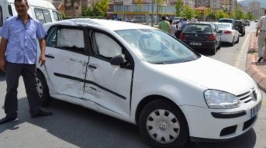 Trafik Kazası:2 Yaralı