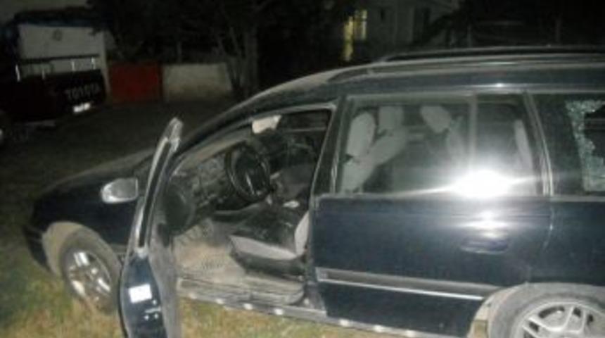 İki Otomobil &Ccedil;arpıştı: 6 Yaralı