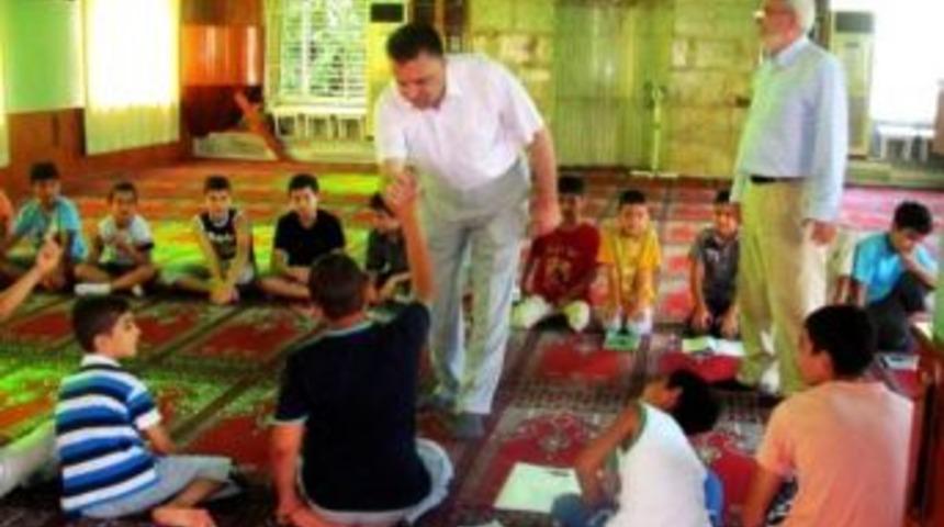 Seyhan&rsquo;da Camiler &Ccedil;ocuklarla Şenlendi