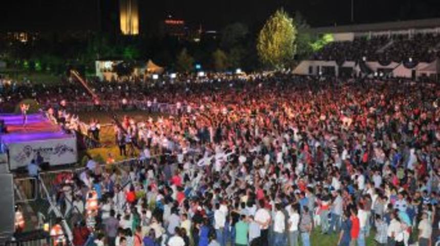 Başkent Geceleri Konserlerle Renkleniyor