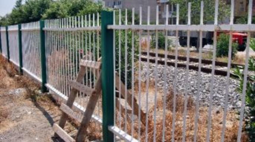 Yurdum İnsanı &Ccedil;&ouml;z&uuml;m&uuml;n&uuml; Bulur; S&ouml;keli De &Ouml;yle Yaptı