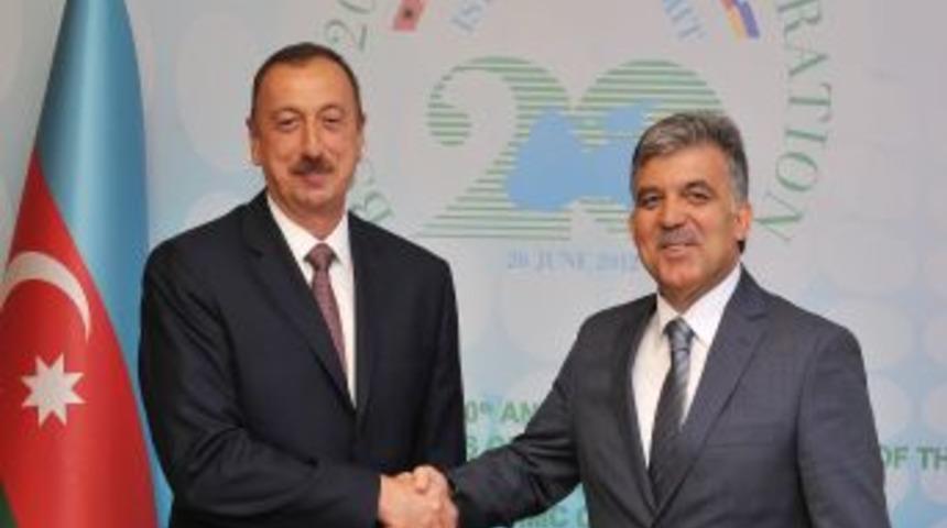 Cumhurbaşkanı G&uuml;l, İlham Aliyev Ile Bir Araya Geldi