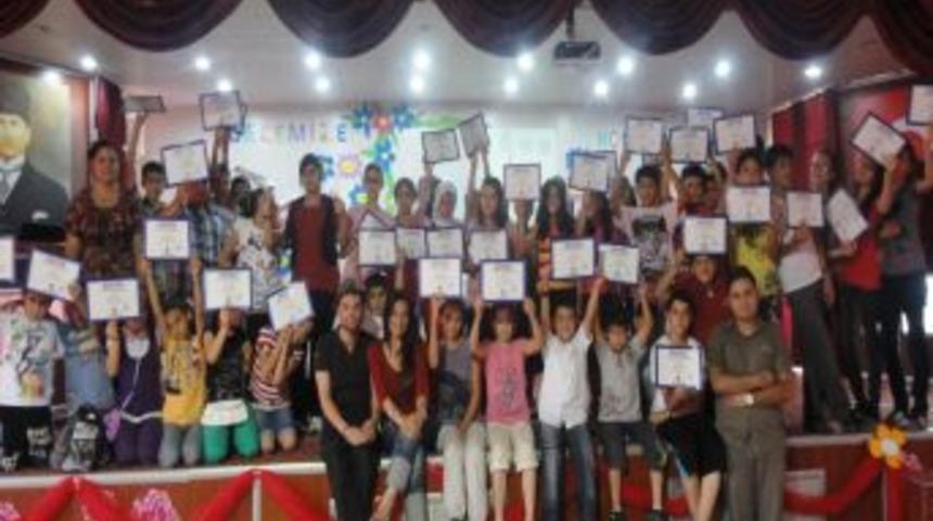 &Ouml;zel Yıldırımhan Mutlu Koleji &Ouml;ğrencileri Yaz Okulu Sertifikalarını Aldı