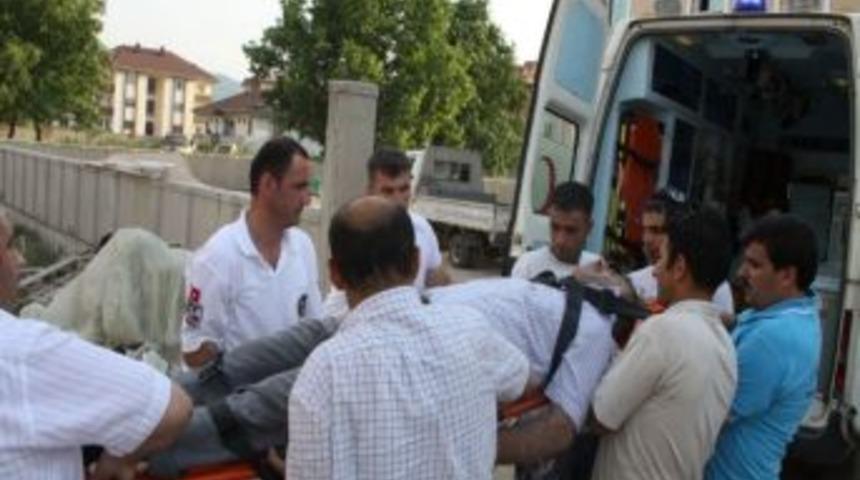 İnşaattan Düşen Usta Yaralandı