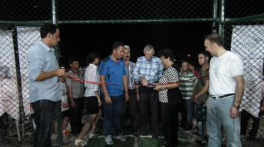 Otel Lojmanına Halı Saha Yaptırdı