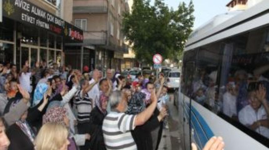 Engelli &Ccedil;ocuklar Umreye Gitti