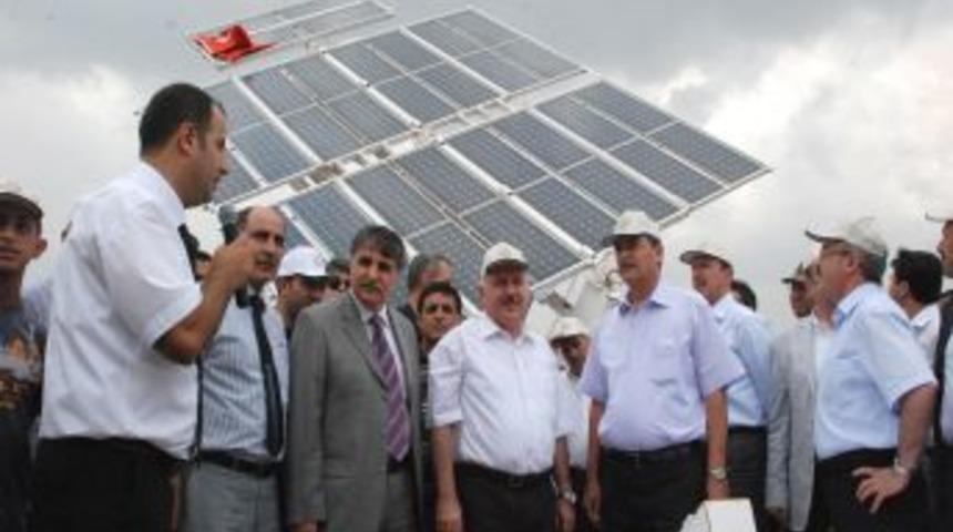 Mobil G&uuml;neş Pili Sistemi &Ccedil;ift&ccedil;ilerin Y&uuml;z&uuml;n&uuml; G&uuml;ld&uuml;recek