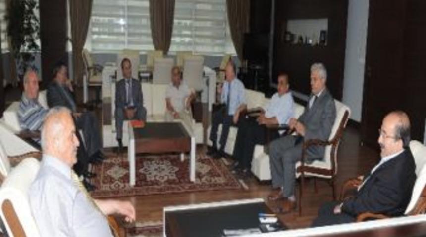 Başkan G&uuml;mr&uuml;k&ccedil;&uuml;oğlu &Ccedil;&ouml;mlek&ccedil;i Ve Narlıbah&ccedil;e Kentsel D&ouml;n&uuml;ş&uuml;mler İ&ccedil;in Vatandaşlarla Buluştu