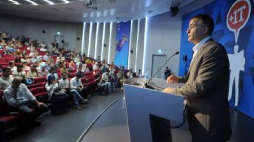 Ekrem Dumanlı: Başarının Sırrı, Mesleğin Ruhunu Kavramada Yatıyor