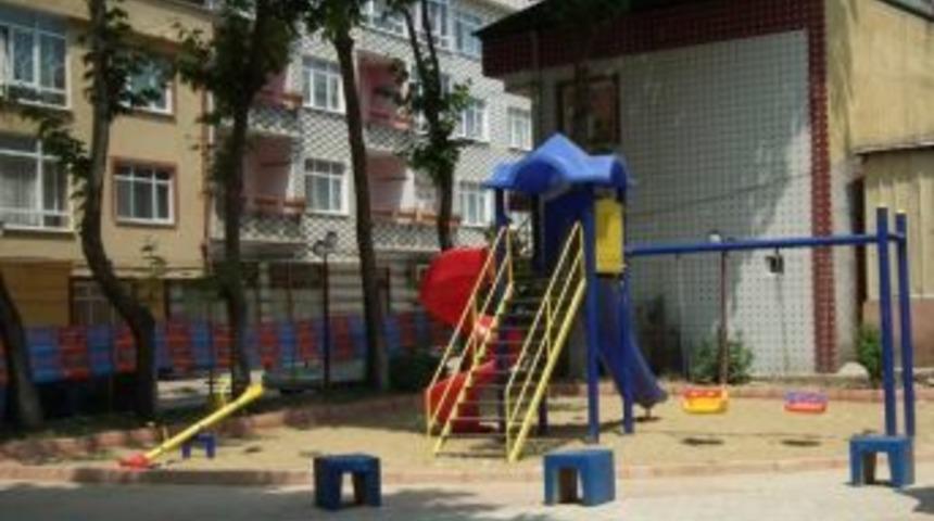 Akyazı Sarı &Ccedil;izmeli Aile Parkı Yenilendi