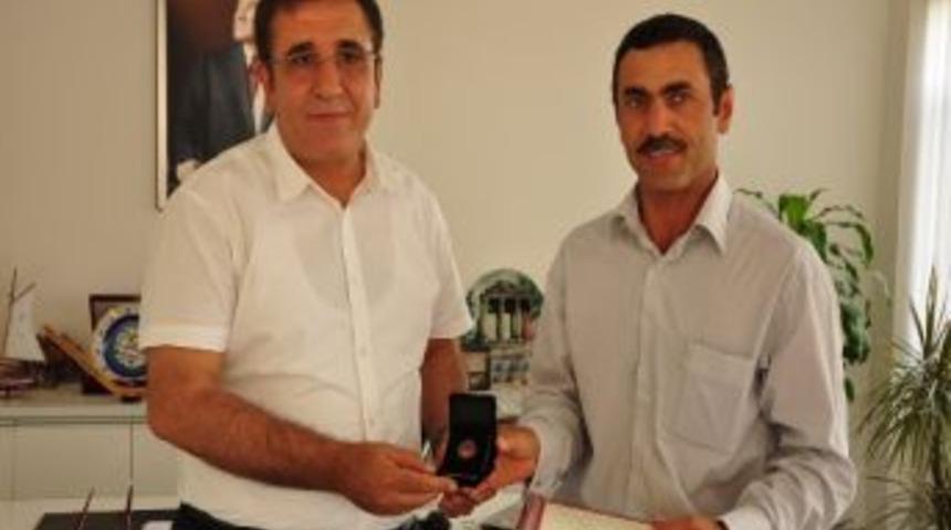 Milas&rsquo;ta Kan Bağış&ccedil;ısına Madalya