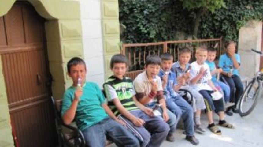 Hisarcık&rsquo;ta Yaz Kur&rsquo;an Kursu &Ouml;ğrencilerine Dondurma Molası