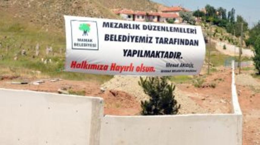 Mamak Belediyesi'nden Mezarlıklara Bakım