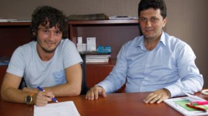 Trabzonspor'da Barış Memiş S&ouml;zleşme Imzaladı