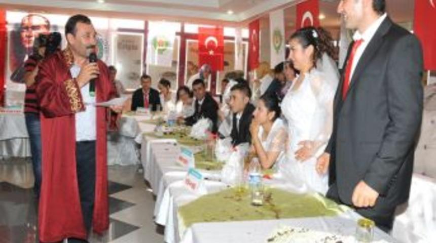 Etimesgut Belediyesi'nden 20 &Ccedil;ifte Nikah