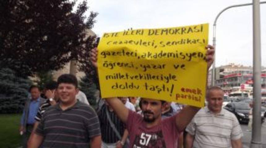 Kayseri'de KESK &uuml;yeleri sokağa &ccedil;ıktı