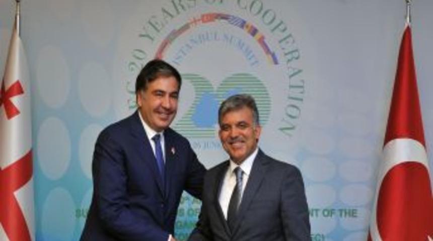 Cumhurbaşkanı G&uuml;l, Saakasvili Ile G&ouml;r&uuml;şt&uuml;