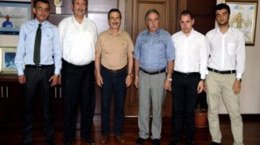 Sakarya Hastanesi Y&ouml;netim Kurulu Başkanı Mustafa Emeksiz Başkan Ata&ccedil;'ı Ziyaret Etti