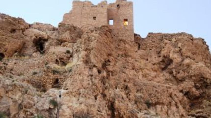 Mardin Kalesi'nin Restorasyonu NATO'ya Takıldı